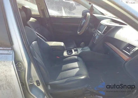 2014 Subaru Outback 2.5I Limited z USA, uszkodzony, nr VIN 4S4BRCNC2E3309926